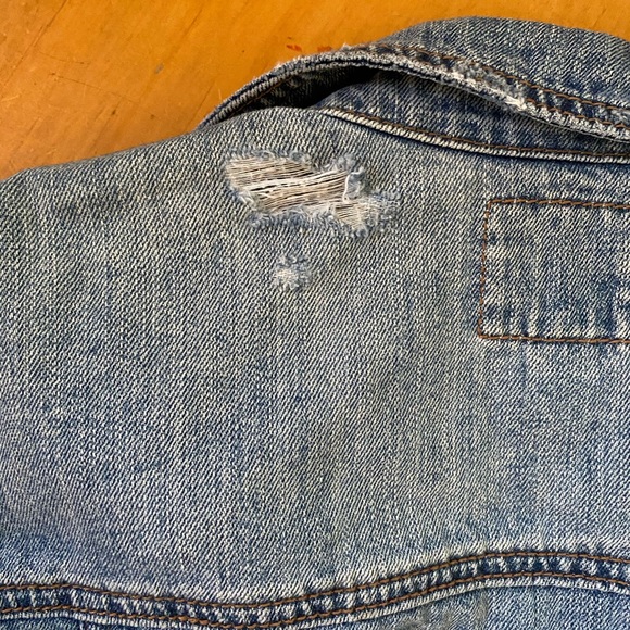AMERICAN EAGLE Distressed Jean Jacket - Picture 4 of 8